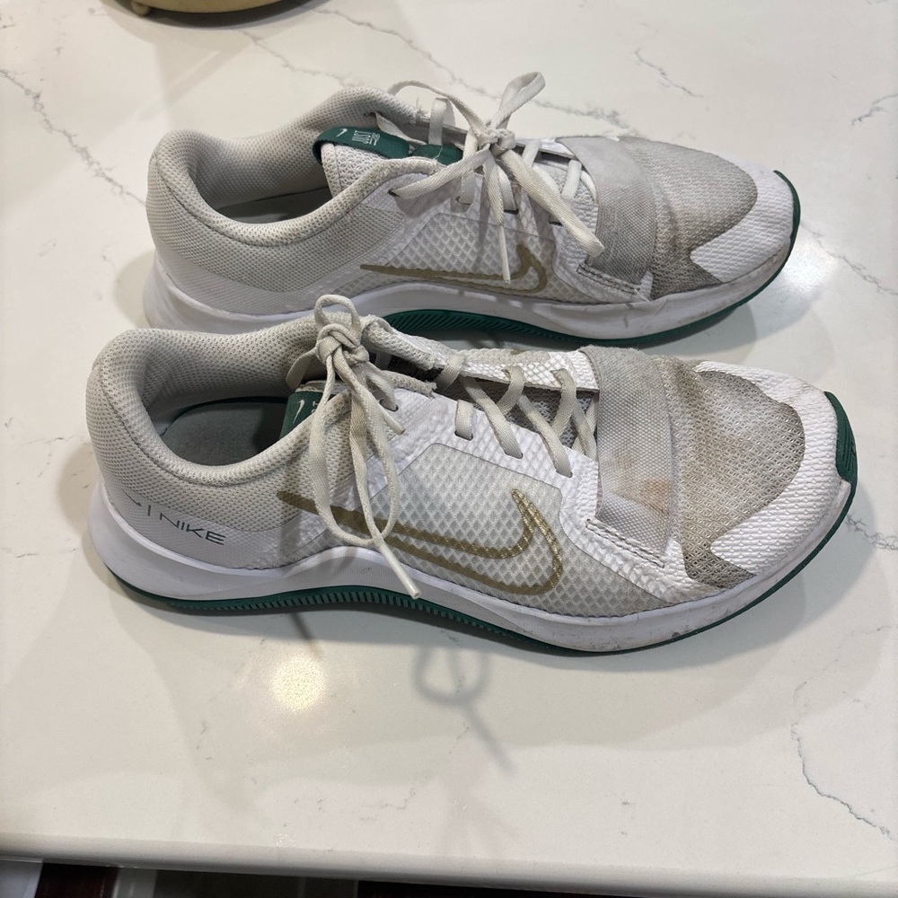 Women’s Nike Gym Shoes Size 9